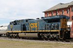 CSX 7204 leads train F781 past the station